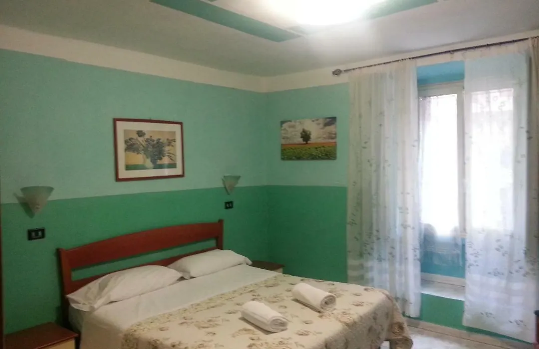 Roxena House-1